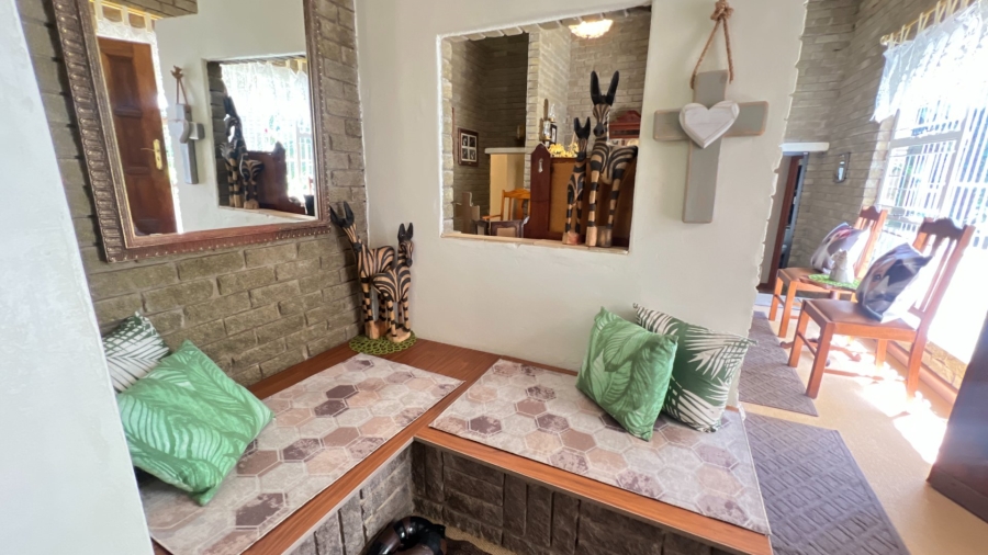 5 Bedroom Property for Sale in Langenhovenpark Free State